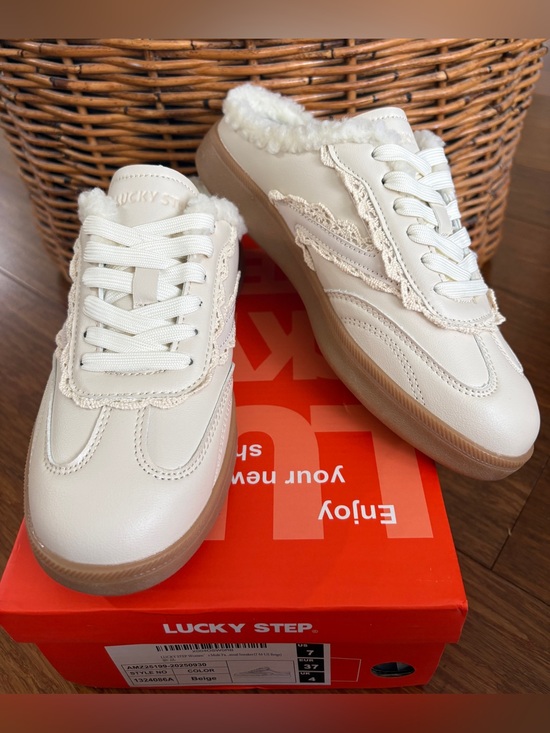 Lucky Step Shoes - NWT Lucky Step Sneaker Mule Cream Leather Look Crochet Lace Trim Fleece Lined 7